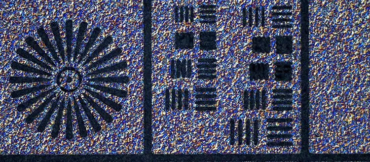 A reference pattern for sensor manufacturing processed by excimer laser in a R2R process