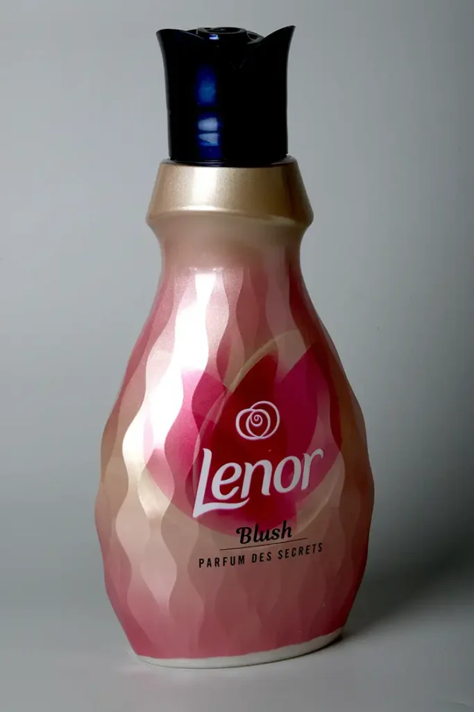 FIGURE 5. CCL Label Sleeve Solutions’ label for Procter & Gamble’s Lenor Blush Parfum des Secrets fabric-softener bottle is an example of the popular heat-shrink TD sleeve category. The converter won an honorable mention for its work in the 2019 AWA Sleeve Label Awards competition.